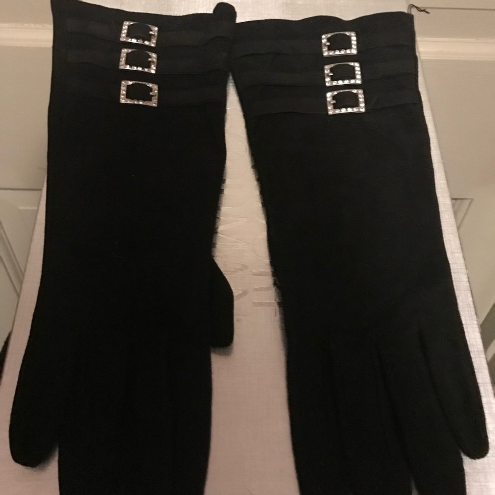 Black suede gloves w/ rhinestone buckles  silk lined size 8 made in Italy